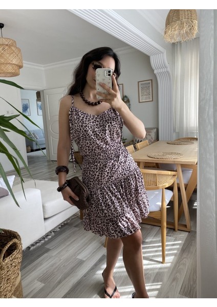 Mottisfashion Kadın Askılı V Yaka Beli Pileli Leopar Desen Eteği Fırfırlı Süprem Elbise fiyatları