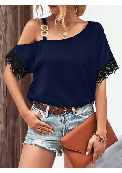 Mottisfashion Kadın Tek Omuzu Askılı Kısa Kollu Toka Detaylı Dantelli Viskon Bluz