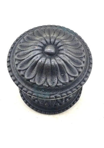 Antika Tarz Dekoratif Pirinç Papatya Kapı Babası - 73MM, Oksit