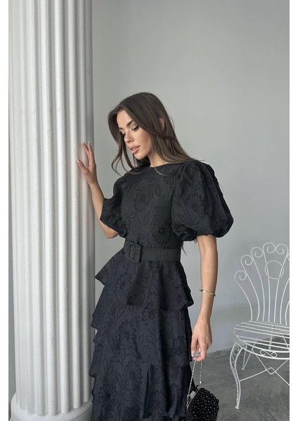Mottisfashion Siyah Kat Kat Balon Kollu Kemerli Elbise fırsatları