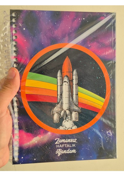 Zamansız Haftalık Stickerlı, Resimli, Renkli Spiralli Sert Kapak Ajanda 17X24 cm fırsatları