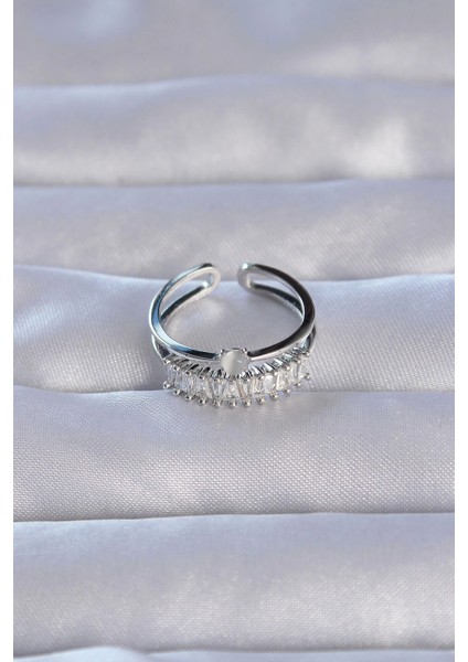 Pirinç Gümüş Renk Zirkon Taşlı Baget Su Yolu Model Ayarlanabilir Yüzük fiyatları