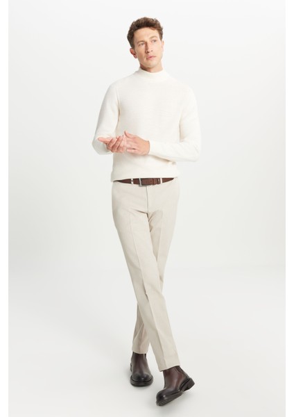 Standart Fit Normal Kesim Yarım Balıkçı Yaka Jakarlı Triko Kazak fiyatları