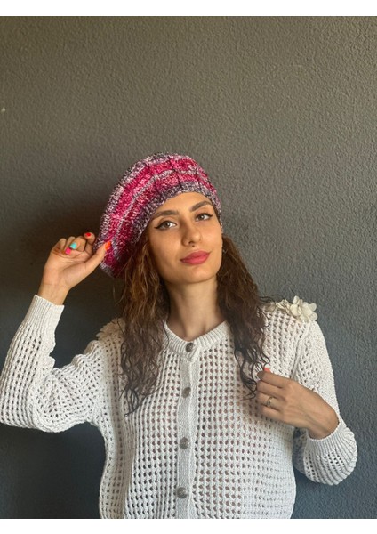 El Örgüsü Fransız Ressam Kadın Bere Ebruli