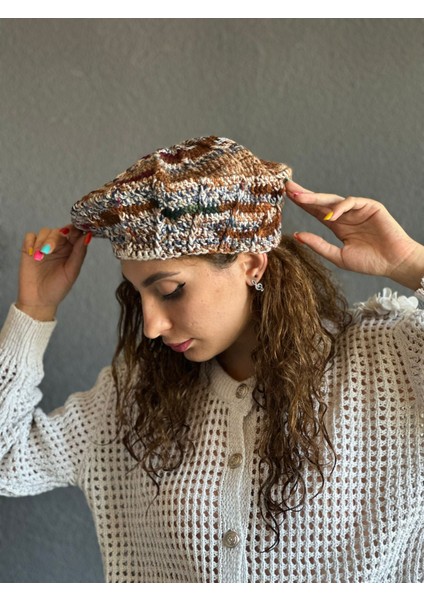 El Örgüsü Fransız Ressam Kadın Bere