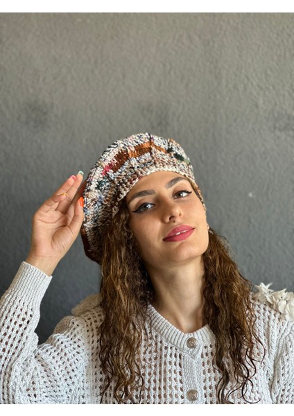 El Örgüsü Fransız Ressam Kadın Bere modelleri