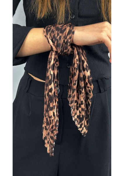 , Duyarlılık Etiketi ve Leopar Desen, Piliseli (Katlamalı) Fular 29, 48cmx48cm fiyatları