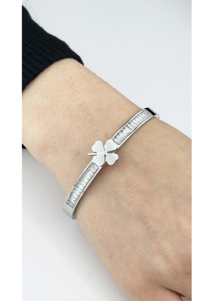 Zirkon Taşlı, Yonca Figürlü, Paslanmaz Çelik Kelepçe Bileklik 96, Gümüş Renk fiyatları