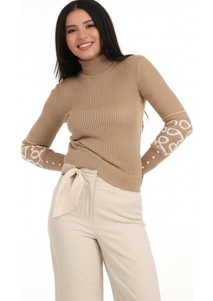 Kadın Kışlık Kolları Şık Boncuklu Tam Boğazlı Yaka Uzun Kollu Bedene Oturan Likralı Örme Triko Badi Kazak