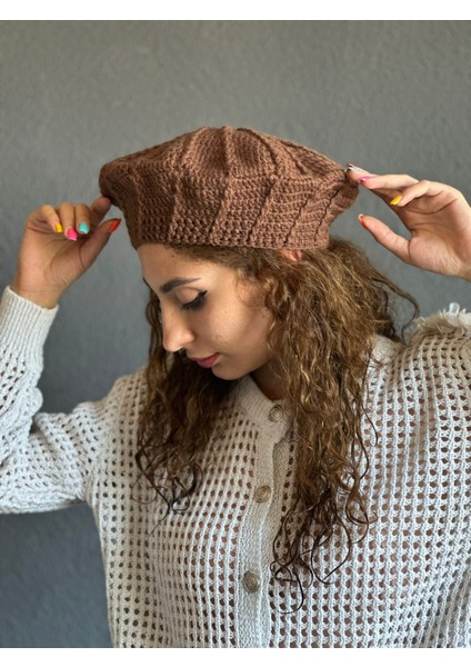 El Örgüsü Fransız Ressam Kadın Bere modelleri