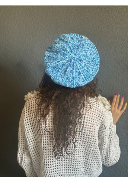 El Örgüsü Fransız Ressam Kadın Bere modelleri