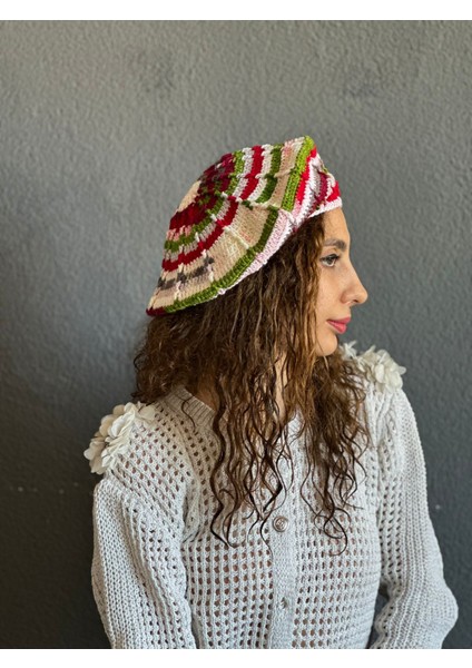 El Örgüsü Renkli Fransız Ressam Kadın Bere fırsatları