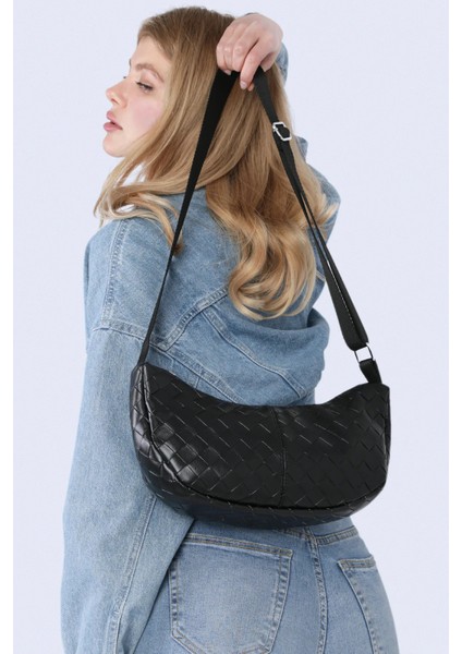 Siyah Örgü Görünümlü Yarım Ay Çapraz Askılı El Ve Omuz Çanta 256