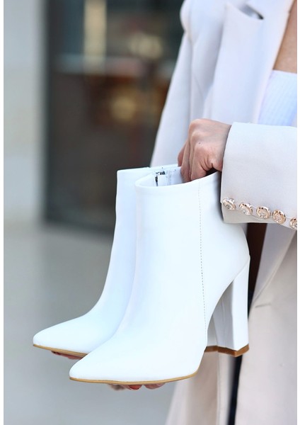 Loora Beyaz Cilt Topuklu Bot fiyatları