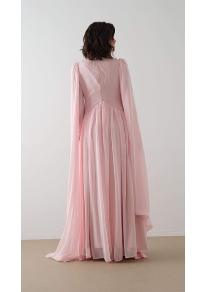 Ön Bedeni Çiçek Aksesuarlı Elbise Pembe indirimleri