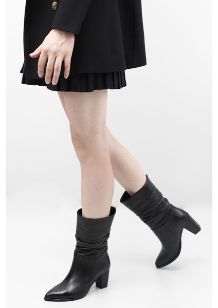 Kadın Siyah Sivri Burun Körüklü Kalın Topuklu Hakiki Deri Çizme fiyatları