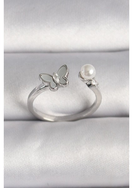 Pirinç Gümüş Renk Zirkon Taş Detaylı Beyaz Mineli Kelebek Figür Inci Detay Ayarlanabilir Yüzük