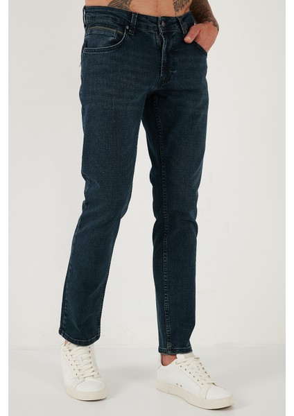 Pamuklu Regular Fit Normal Bel Boru Paça Jeans Erkek Kot Pantolon 2211C26PARMA modelleri