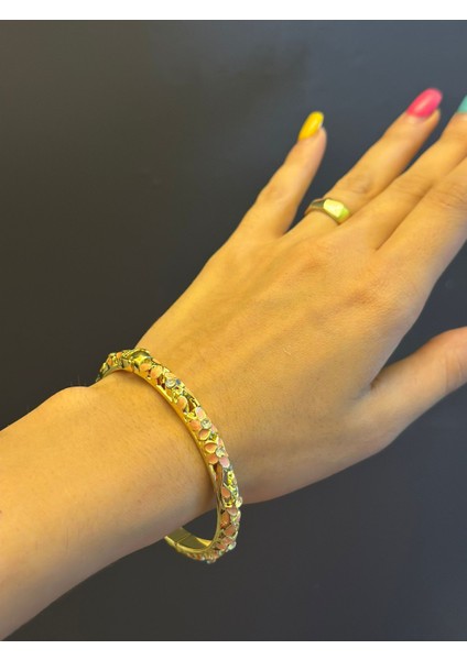 Mine Kaplama Çelik Çiçek Desenli Kadın Kelepçe Bileklik fırsatları