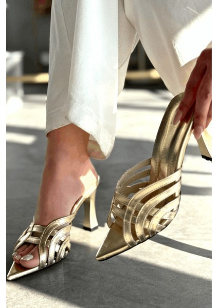 Lumon Parlak Deri Gold Bant Detaylı Topuklu Terlik fiyatları