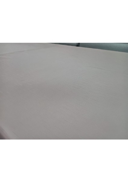 Pudra Rengi Simli Gri Çizgili Modern Masa Örtüsü – Şık ve Zarif Tasarım, Leke Tutmaz Kumaş fiyatları