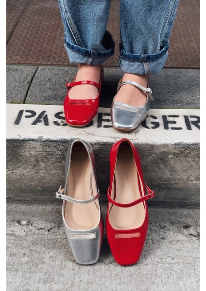 Lufora Mat Deri Toka Detaylı Gümüş Kadın Babet fırsatları