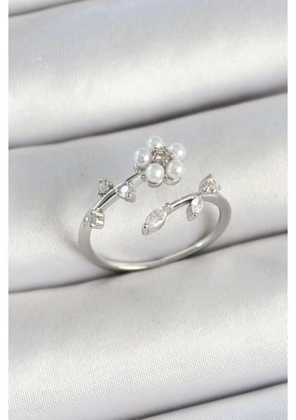 Pirinç Inci Detaylı Papatya Figürlü Zirkon Taşlı Gümüş Renk Ayarlanabilir Kadın Yüzük