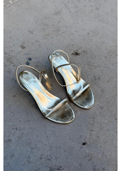 Colva Mat Deri Gold Tek Bant Topuklu Ayakkabı fiyatları