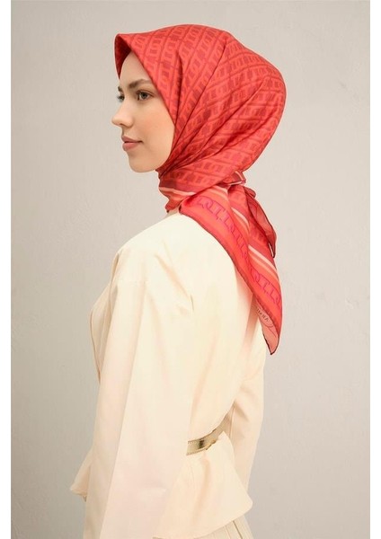Desenli Saf Ipek Twill Eşarp 9301 04 fırsatları