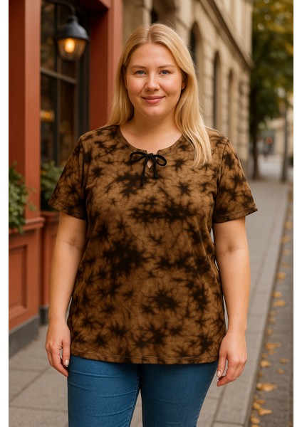 Kadın Büyük Beden Bebe Yaka Bağcık Detaylı Batik Desen Bluz