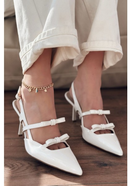 Montra Rugan Fiyonk Detaylı Beyaz Stiletto
