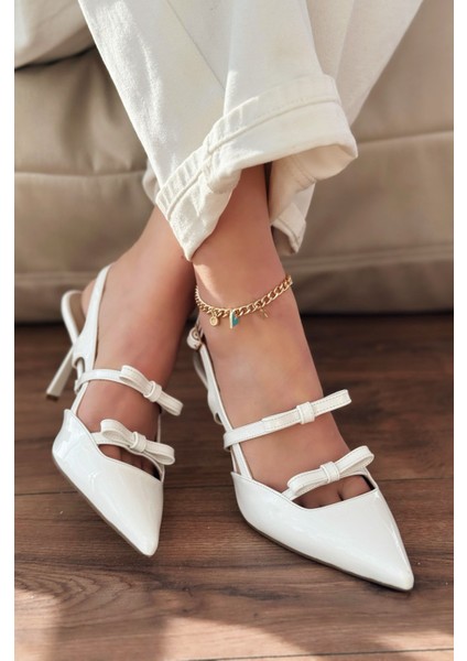 Montra Rugan Fiyonk Detaylı Beyaz Stiletto modelleri