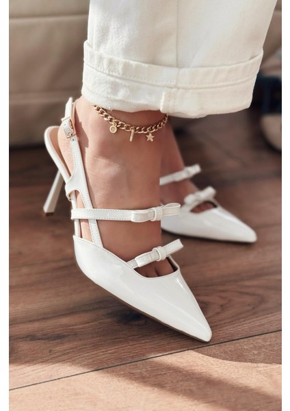 Montra Rugan Fiyonk Detaylı Beyaz Stiletto indirimleri