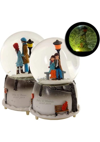 Kişiye Özel Aşıklar Işıklı Müzikli ve Püskürtmeli Kar Küresi fırsatları