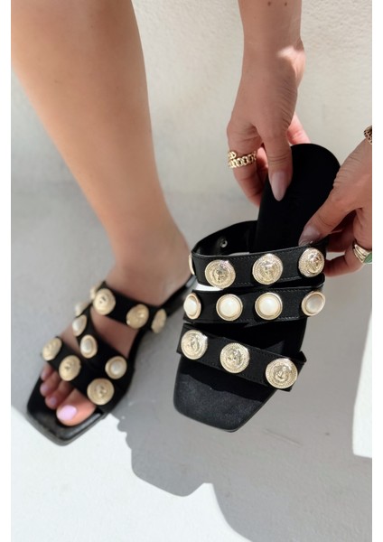 Ceylor Mat Deri Siyah Toka Detaylı Kadın Terlik