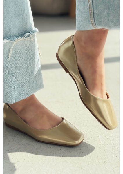 Canris Mat Gold Küt Burun Mary Jane Babet