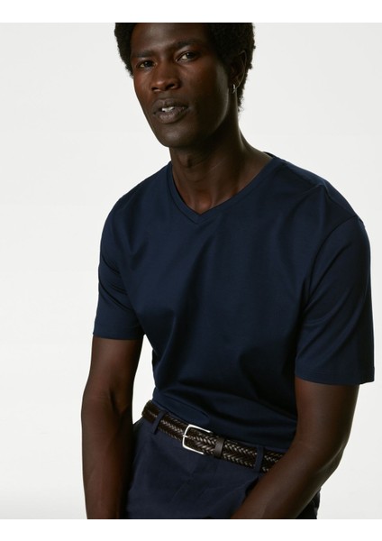 Yumuşak Dokulu V Yaka T-Shirt