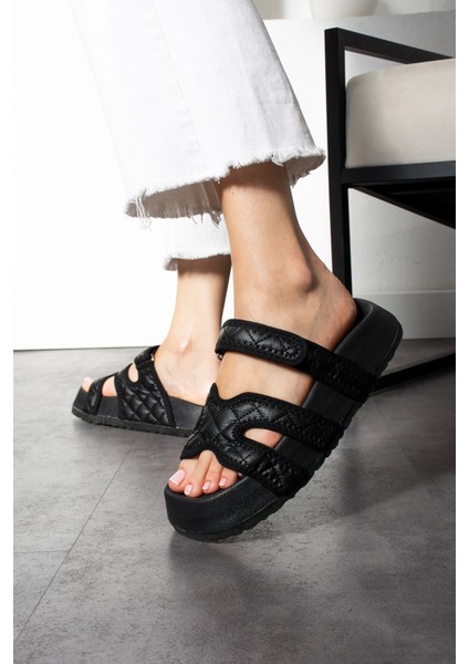 Kapitone Farmer Siyah Kadın Terlik – Ortopedik, Şık, Kaymaz Taban