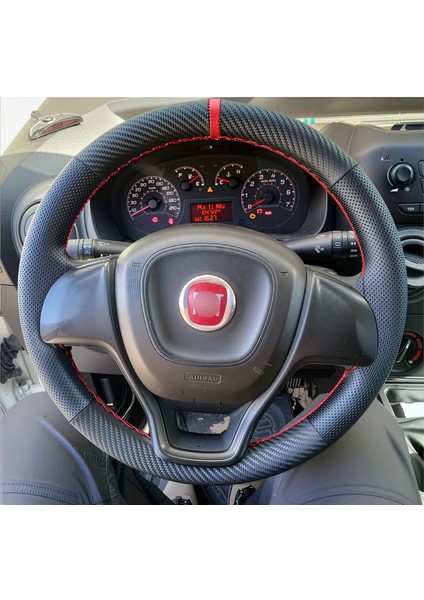 Dikişli Direksiyon Kılıfı Noktalı Karbon Deri Kırmızı Yüzük Kırmızı Dikiş Fıat Doblo Için