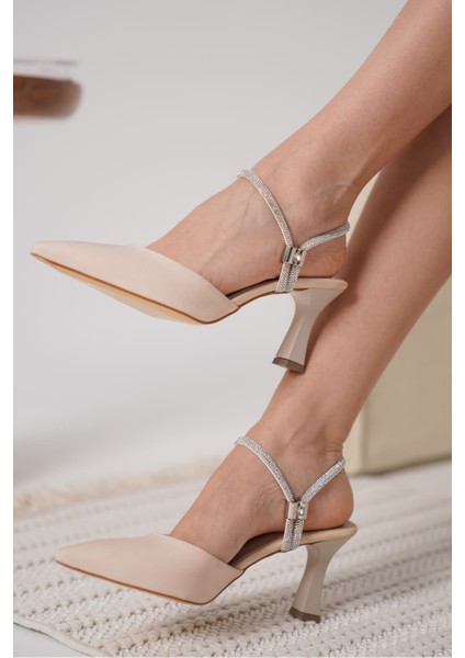 Georgina Kadın Taşlı Bej Saten Topuklu Ayakkabı