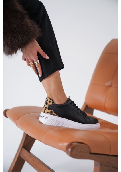 Vega Leopar Detaylı Siyah Kadın Spor Ayakkabı