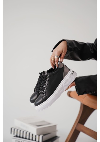 Vega Platin Detaylı Siyah Kadın Spor Ayakkabı