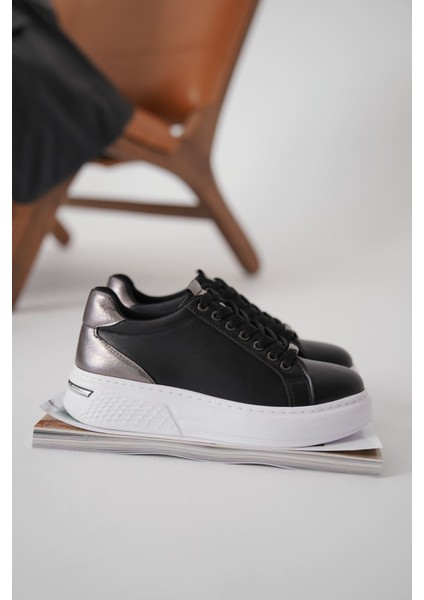 Vega Platin Detaylı Siyah Kadın Spor Ayakkabı fırsatları