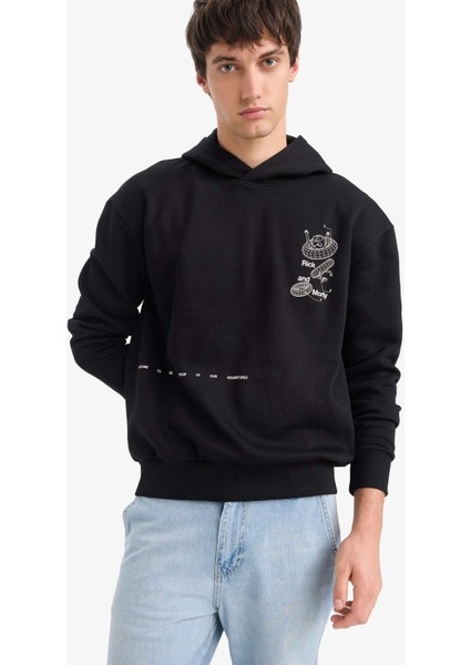 Rick and Morty Boxy Fit Kapüşonlu Sırt Baskılı Sweatshirt E9295AX25AU modelleri