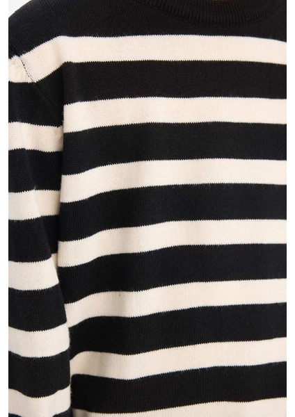 Erkek Çocuk Bisiklet Yaka Çizgili Triko Kazak F0960A825WN indirimleri