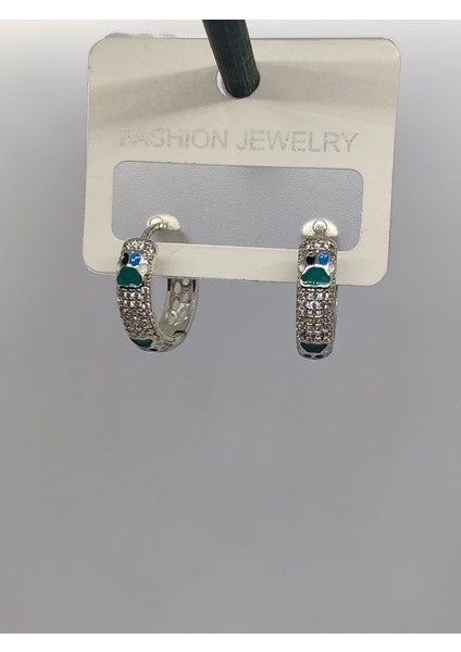 Çelik Halka Gümüş Renk Şekilli Küpe