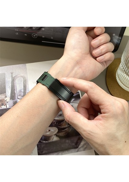 Apple Watch 10 46MM/ULTRA 2/ultra 49MM/9 8 7 45MM/SE (2023) Se (2022) Se 6 5 4 44MM/3 2 1 42MM Paslanmaz Çelik + Ka Kayış - Yeşil/siyah Toka (Yurt Dışından) fırsatları