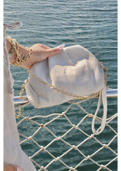 Bej Renk Pullu Kadın Clutch & Bileklik Askılı El Çantası – Şık ve Zarif Tasarım fırsatları