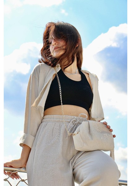 Bej Renk Pullu Kadın Clutch & Bileklik Askılı El Çantası – Şık ve Zarif Tasarım