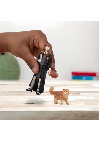 Nessiworld 42636 Schleich - Luna Lovegood ve Baby Thestral - Harry Potter Serisi +3 Yaş modelleri